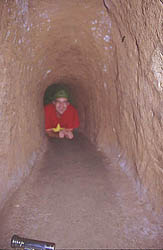 BillTunnel2.jpg (11165 bytes)